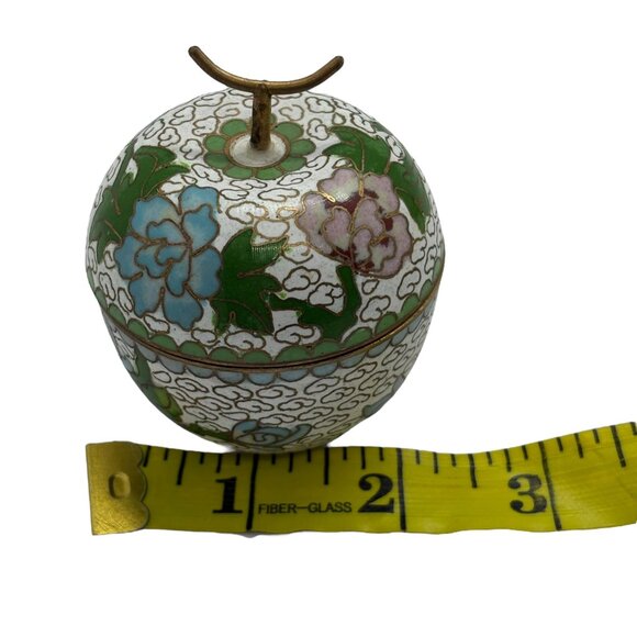 Vintage Cloisonné Apple Trinket Box With Lid - Floral Design Brass Detailing Whi - Picture 9 of 11
